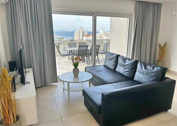 Melassy Penthouse